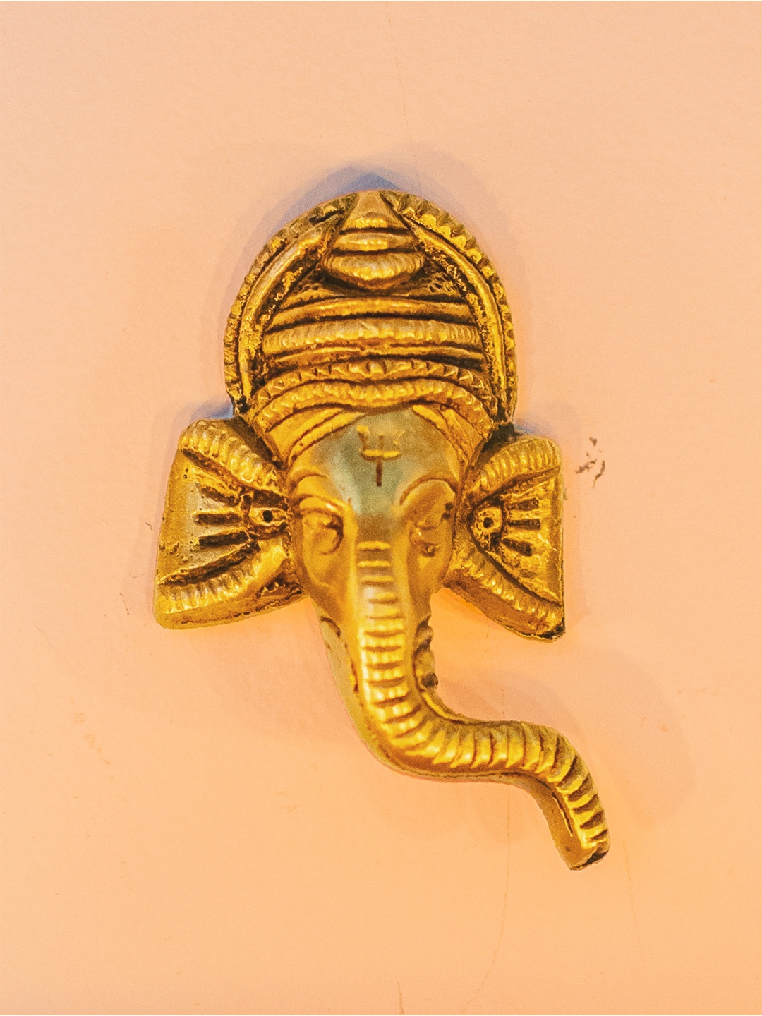 

10club Gold-Toned Religious Idol Showpiece