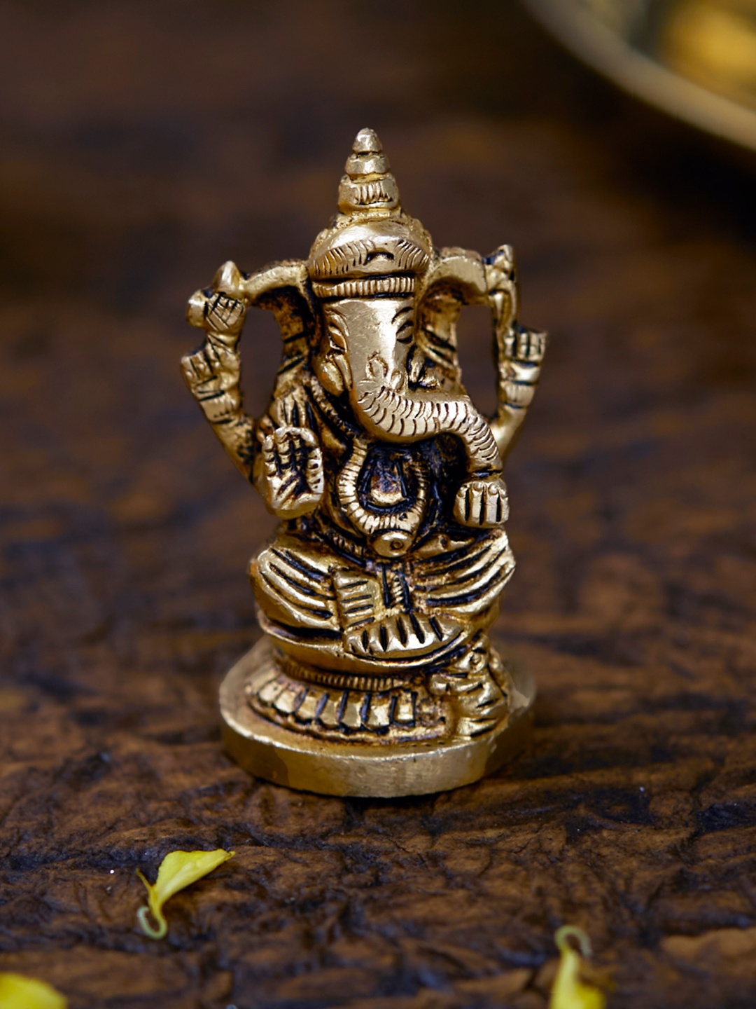

10club Gold Toned Brass Ganesha Idol Showpiece