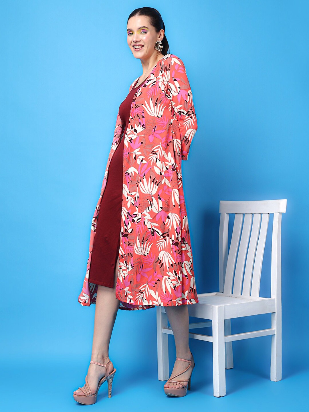 

SCORPIUS Floral Printed Longline Crepe Shrug, Coral