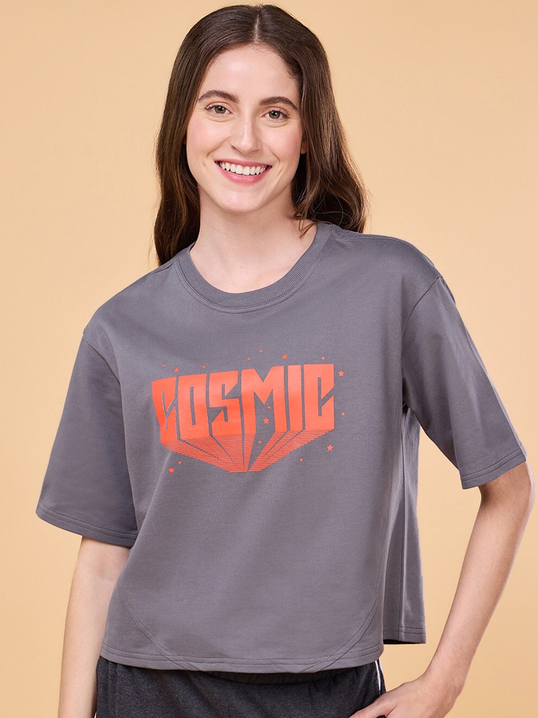 

Enamor Typographic Printed Drop-Shoulder Sleeves Cotton Boxy Crop Lounge T-Shirt, Grey