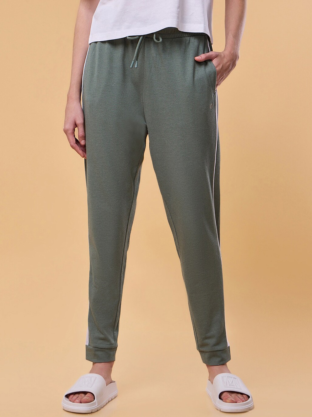 

Enamor E403 Women Side Piping Detail Relaxed-Fit Antimicrobial Jogger, Green