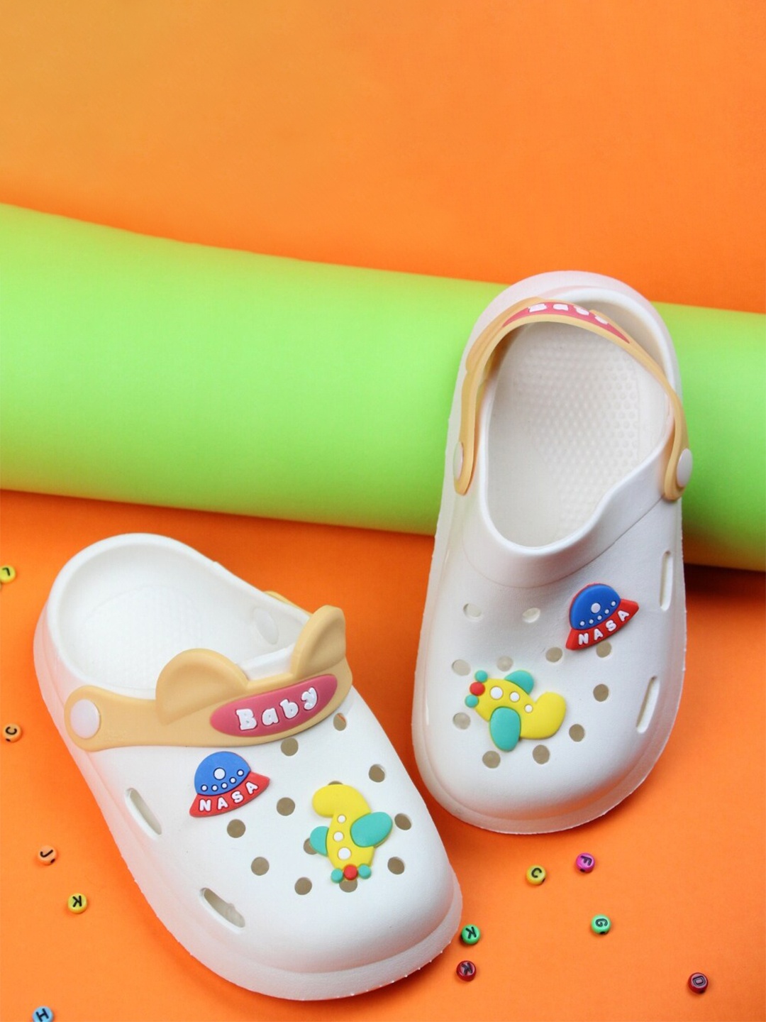 

BAESD Kids Self Design Clogs, White