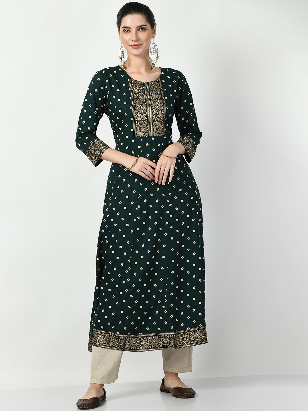 

BOTGO Bandhani Printed Panelled A-Line Kurta, Green