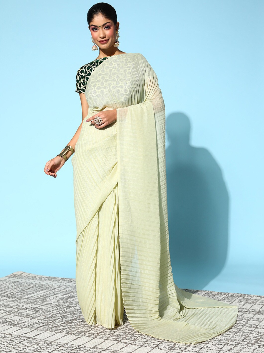 

HRITIKA Striped Art Silk Saree, Green