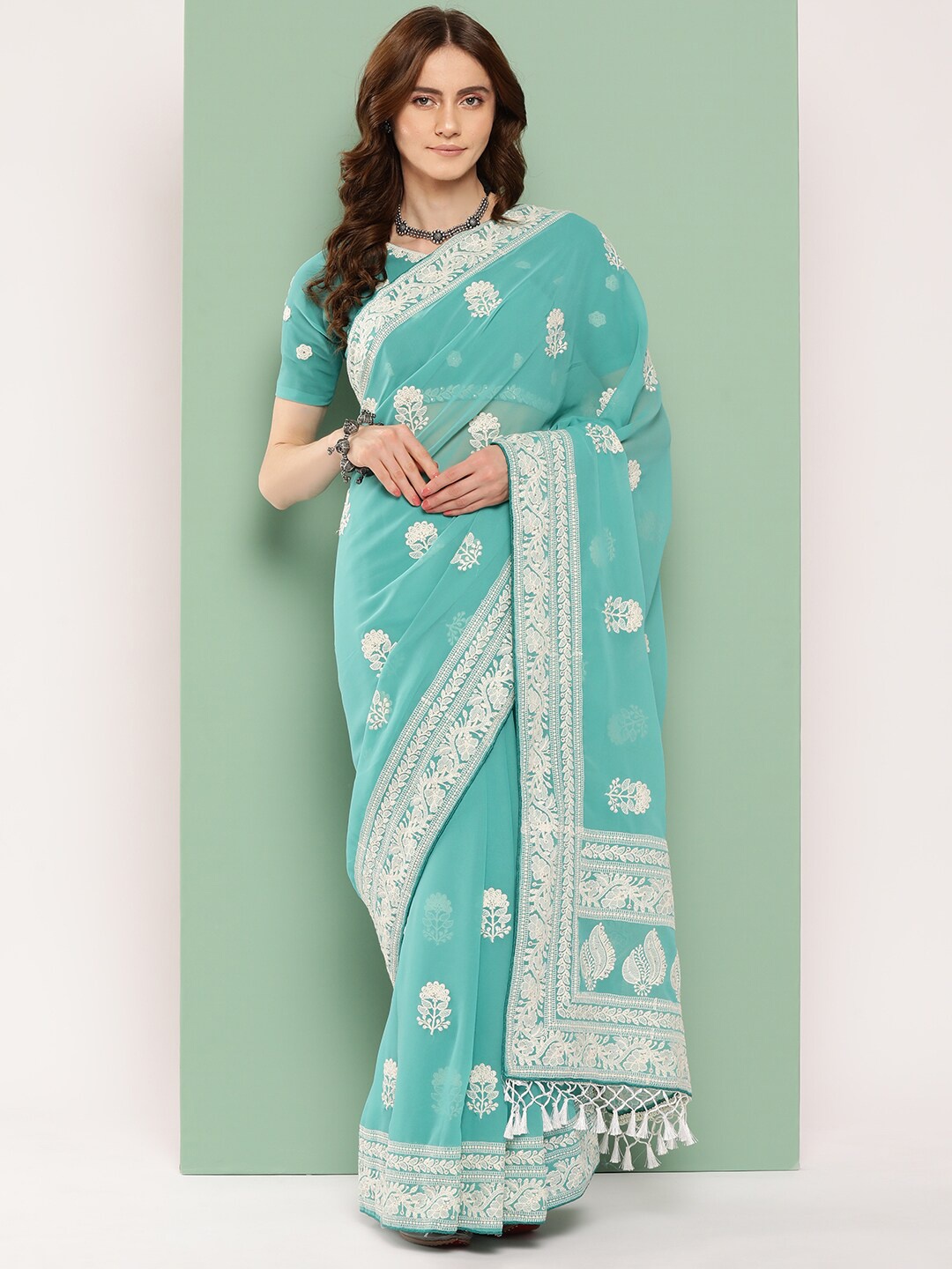 

HRITIKA Floral Chikankari Pure Georgette Heavy Work Saree, Turquoise blue