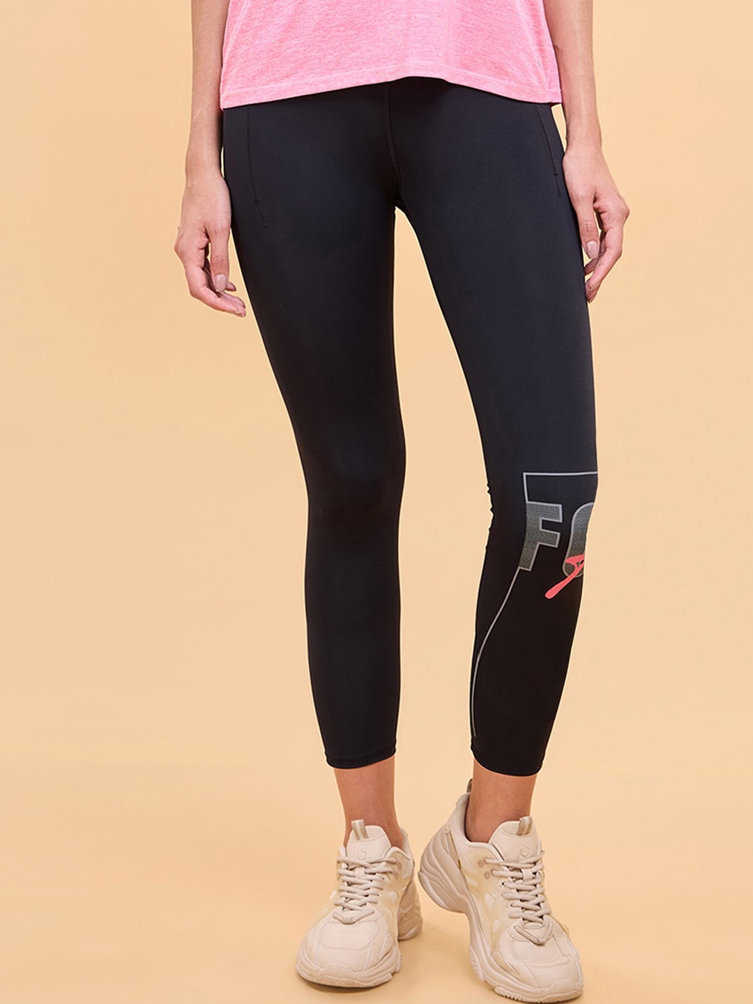 

Enamor Women Printed Dry Fit High-Waisted 7-8th Length Tights, Black