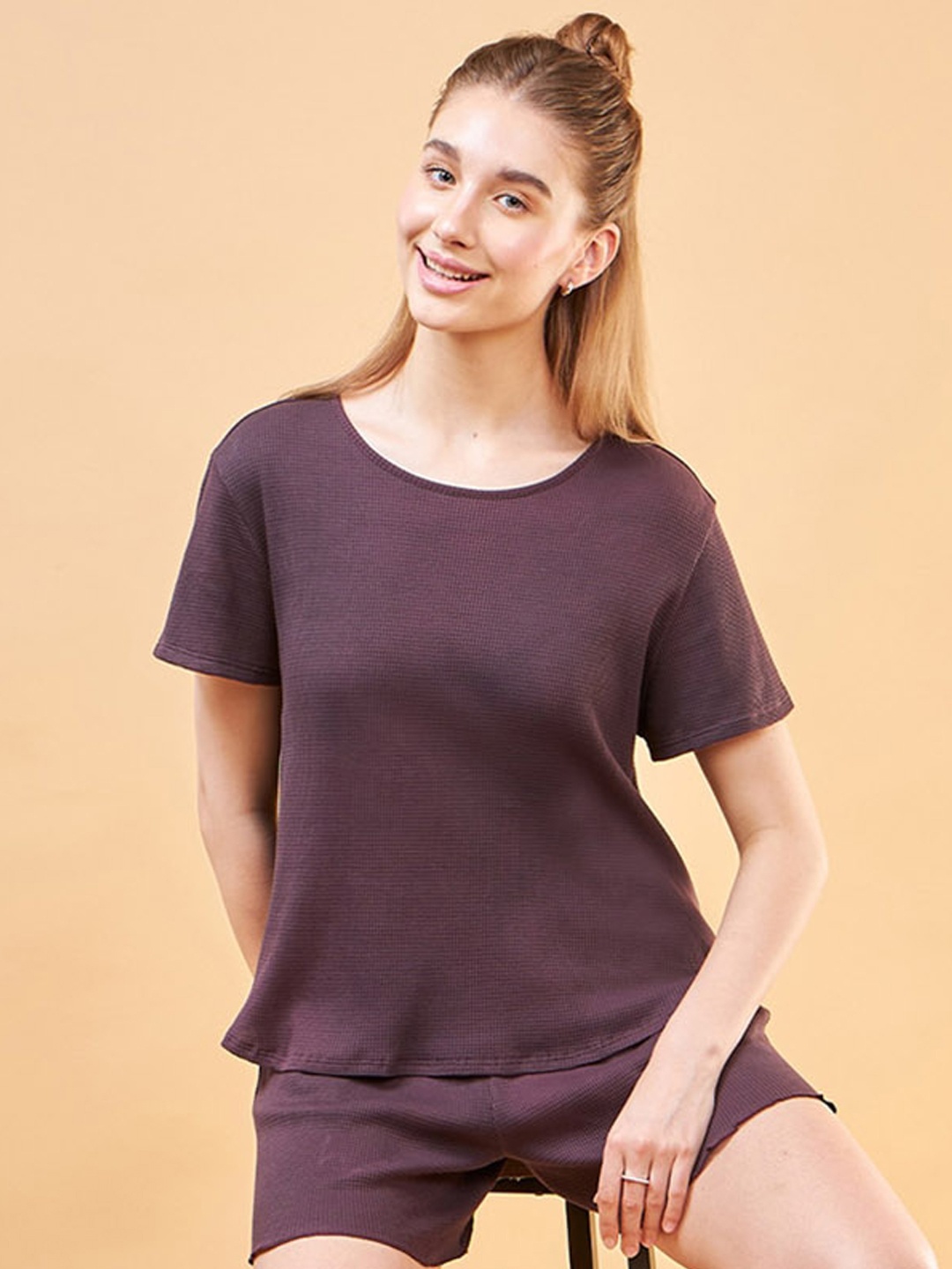 

Enamor Women T-shirt, Brown