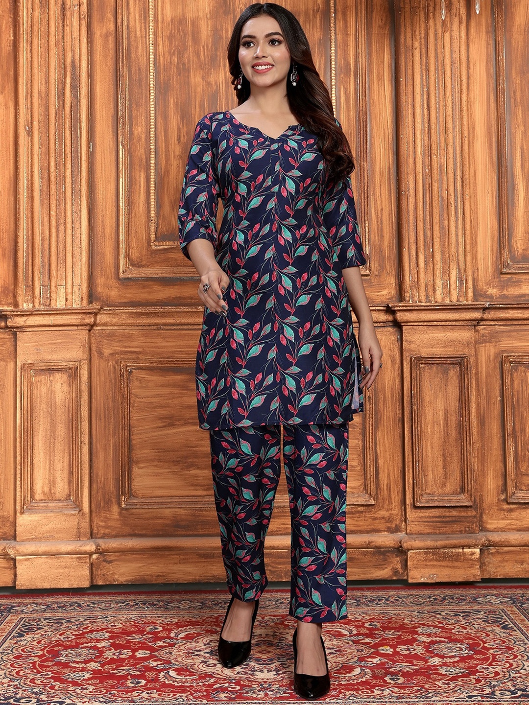 

Mahadhya Floral Printed Kurta Set, Blue