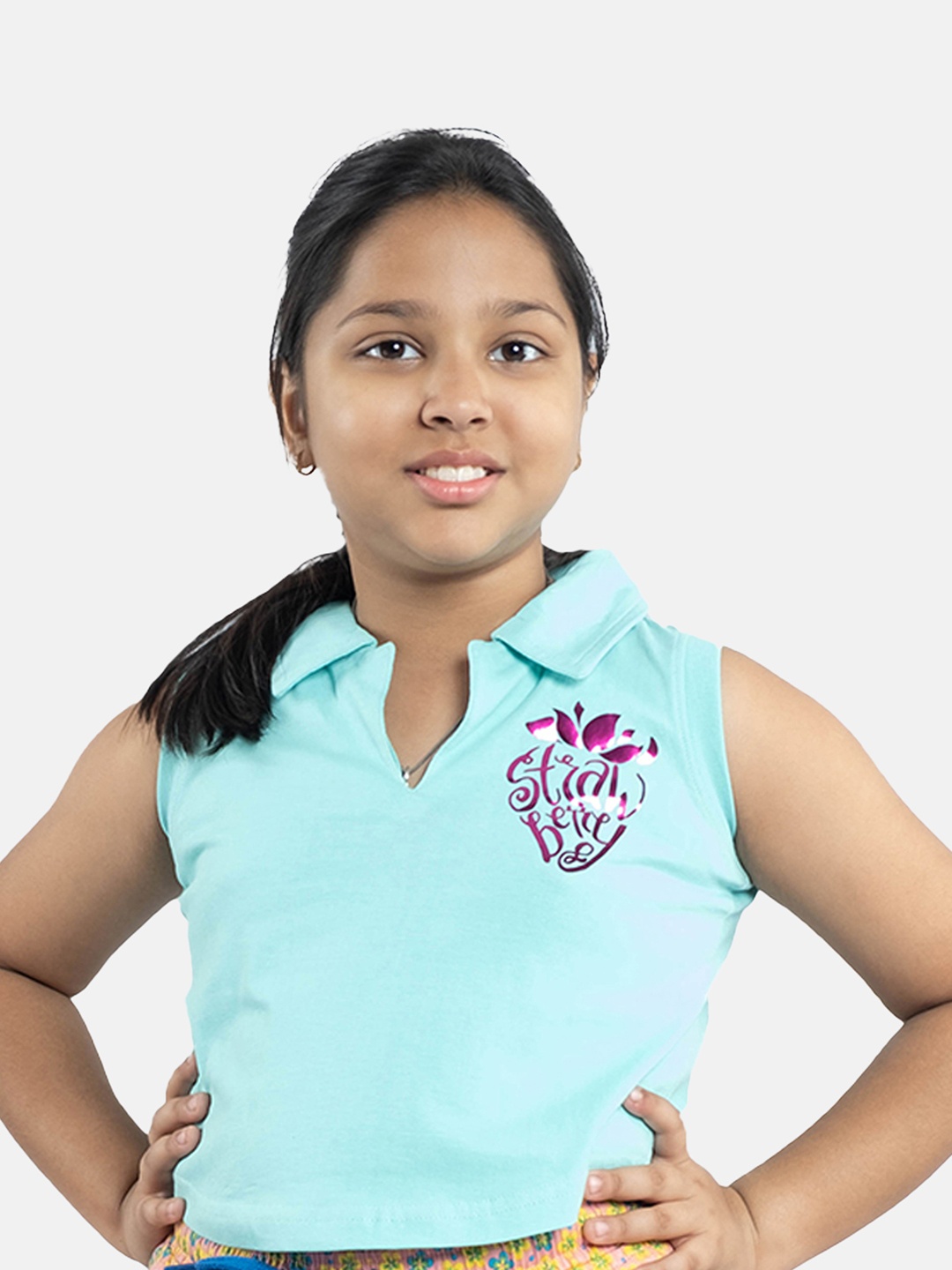 

KiddoPanti Girls Typography Printed Polo Collar Pure Cotton Crop T-shirt, Green