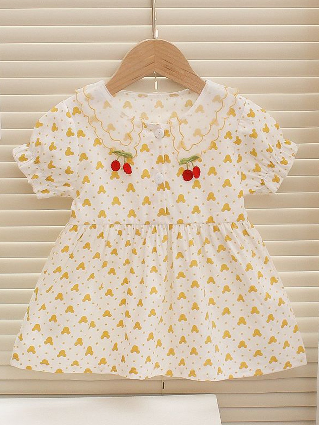 

INCLUD Girls Floral Printed Peter Pan Collar Puff Sleeves Fit and Flare Dress, Yellow