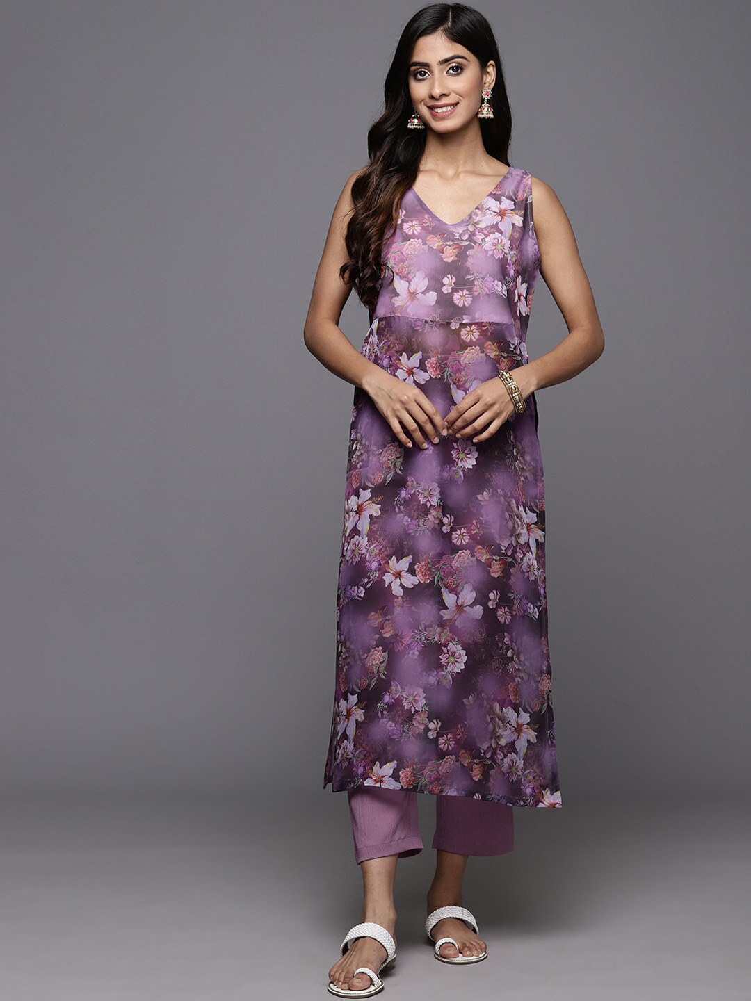 

Varanga Women Floral Printed V-Neck Sleeveless Straight Kurta with Trouser, Lavender