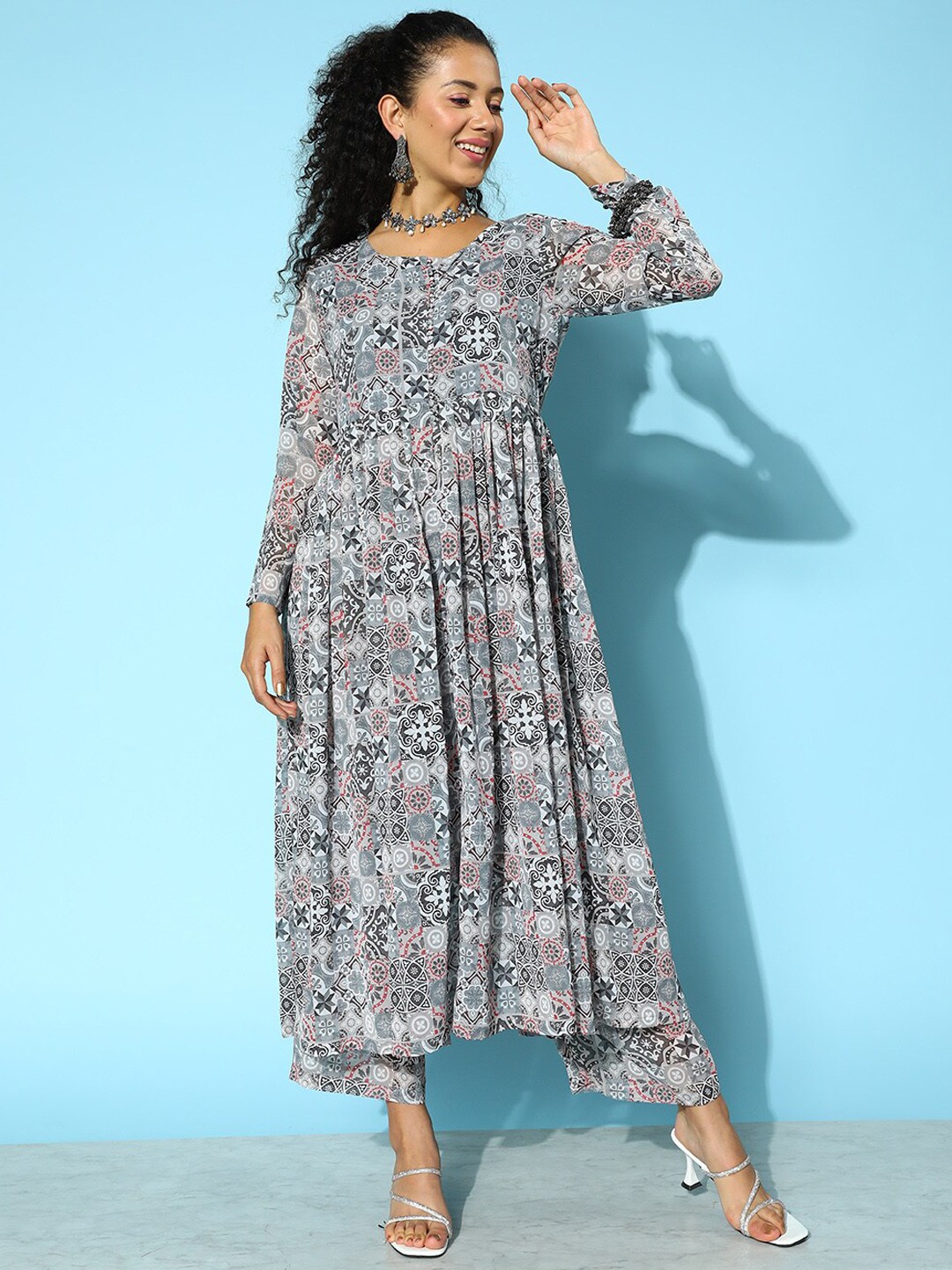 

Varanga Printed Anarkali Kurta With Trousers Set, Grey