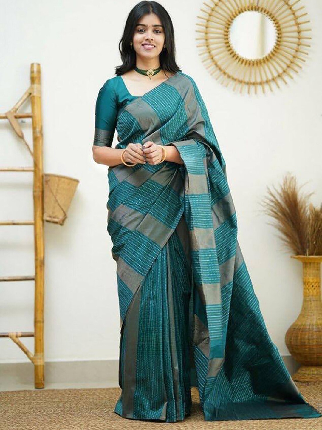 

BerMondsey Woven Design Banarasi Saree, Green