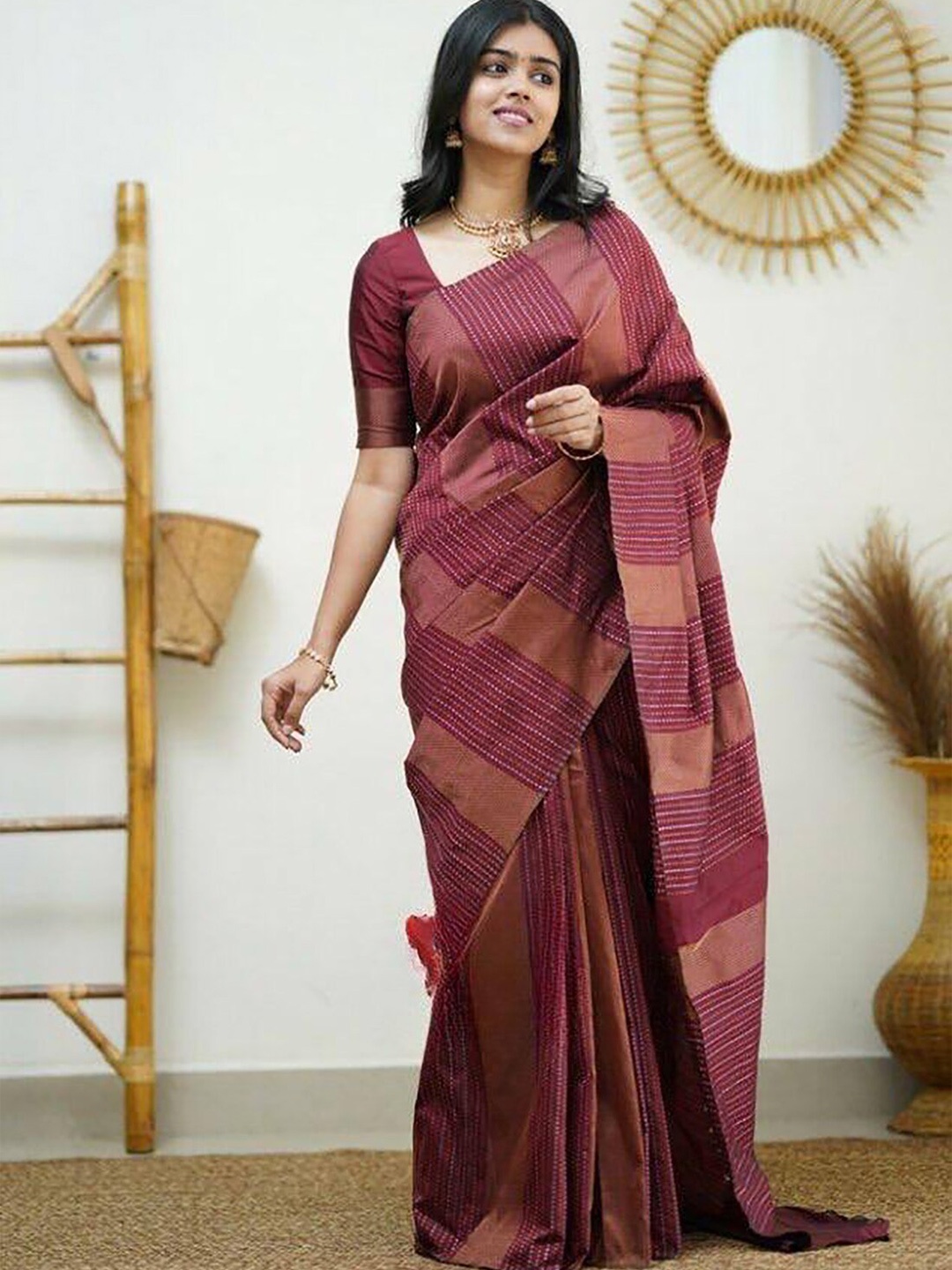 

BerMondsey Woven Design Zari Banarasi Saree, Maroon