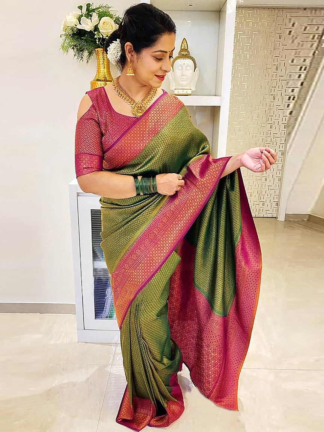 

BerMondsey Woven Design Zari Banarasi Saree, Green