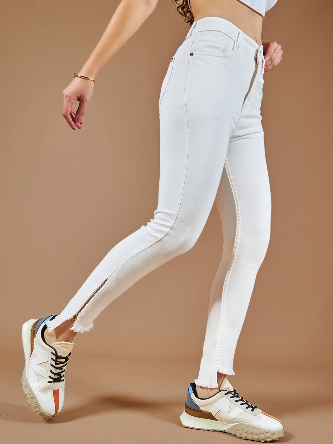 

DOLCE CRUDO Women Skinny Fit High-Rise Heavy Fade Stretchable Jeans, White