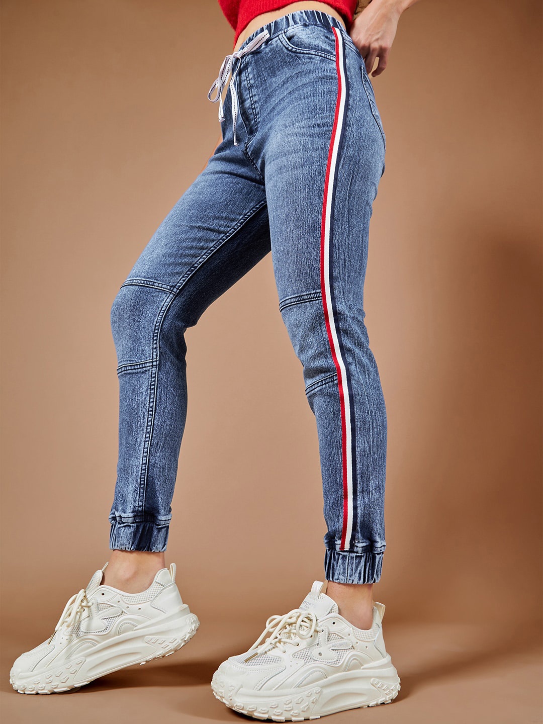 

DOLCE CRUDO Women Blue Relaxed Fit Light Fade Stretchable Jogger
