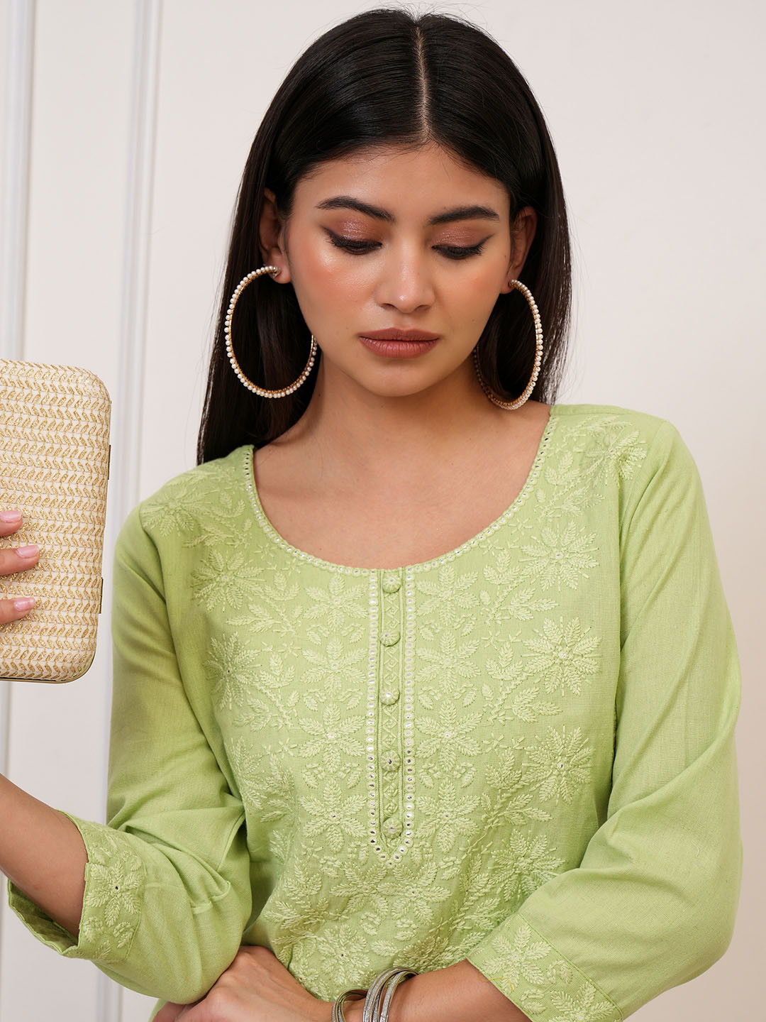 

Vishudh Green Floral Embroidered Thread Work Pure Cotton Straight Kurta