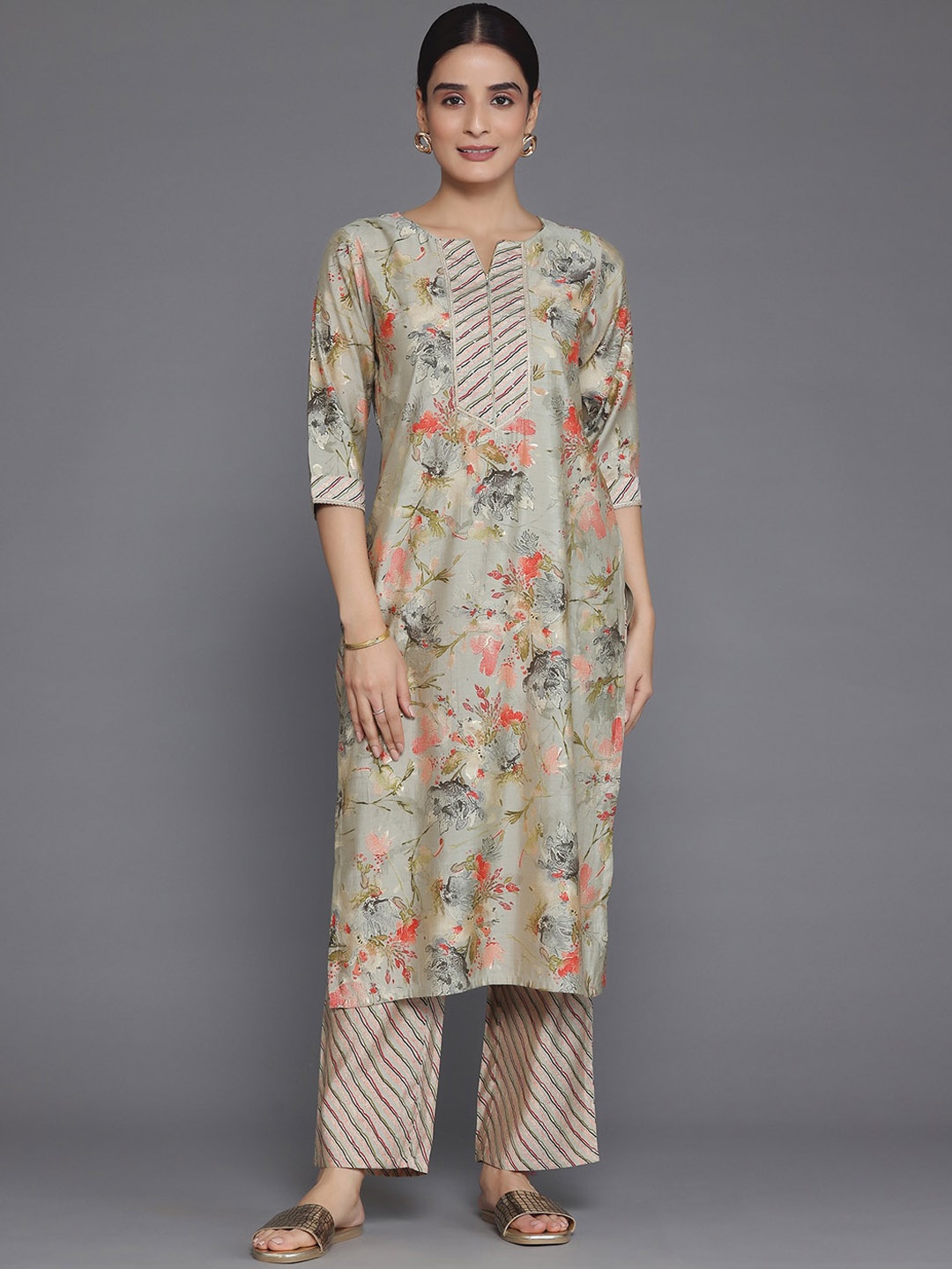 

Libas Floral Printed Notch Neck Gotta Patti Straight Kurta with Palazzos, Grey