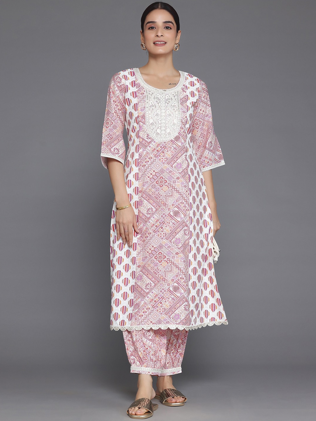 

Libas Ethnic Motifs Printed Sequinned Flared Sleeves Straight Kurta With Salwar, Maroon