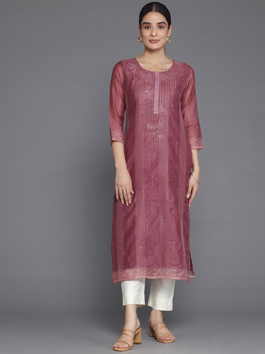 

Libas Geometric Yoke Design Thread Work Chanderi Silk Kurta, Mauve