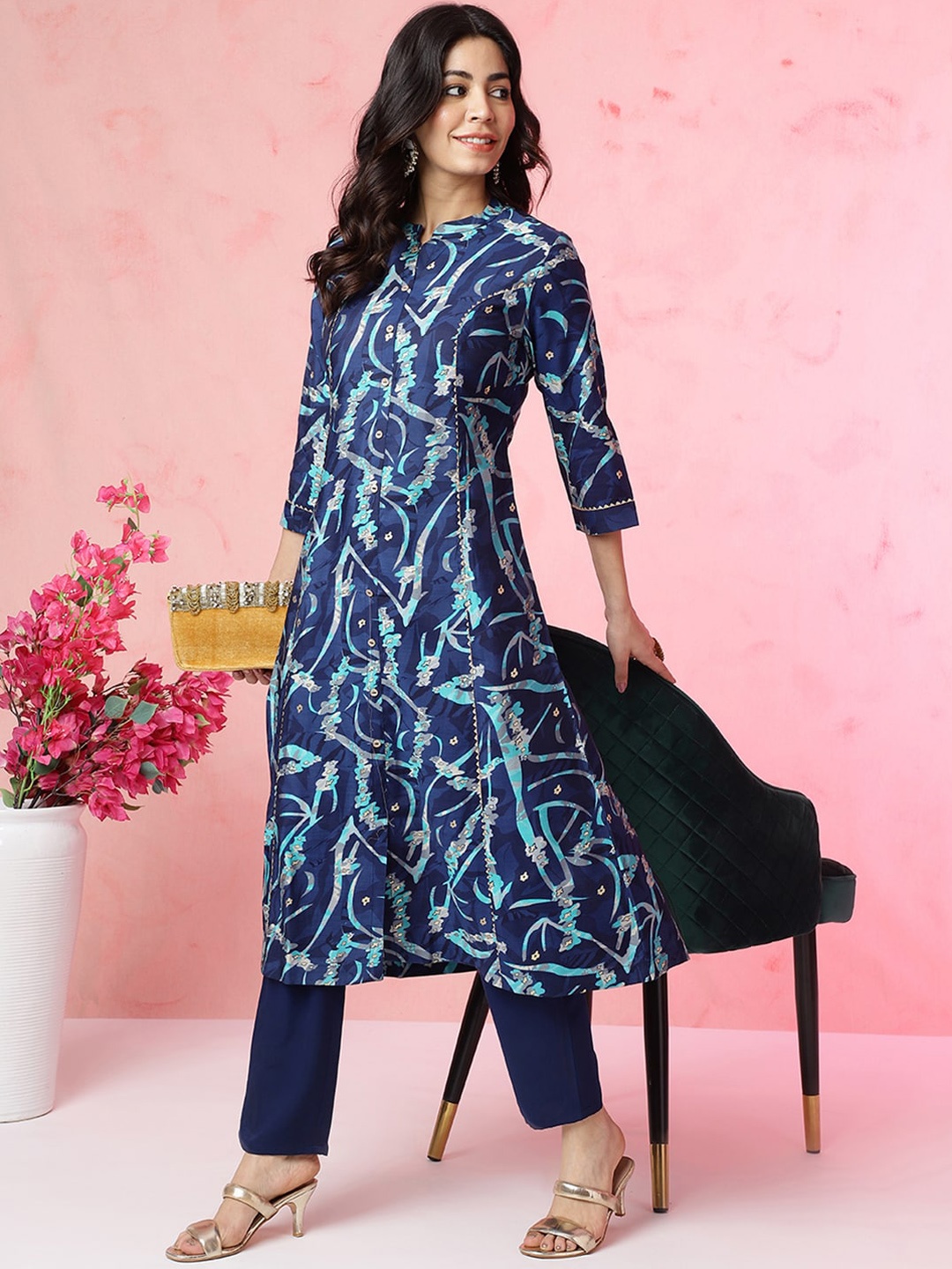

Anouk Navy Blue Abstract Printed Panelled Chanderi Silk Kurta with Trousers