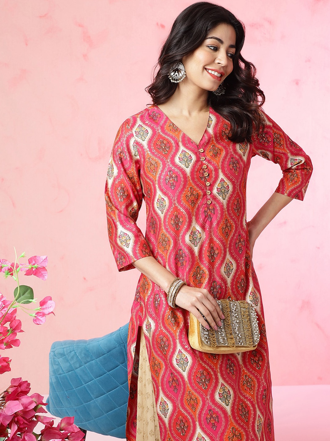 

Anouk Fuchsia Ethnic Motifs Printed V-Neck Chanderi Silk Straight Kurta