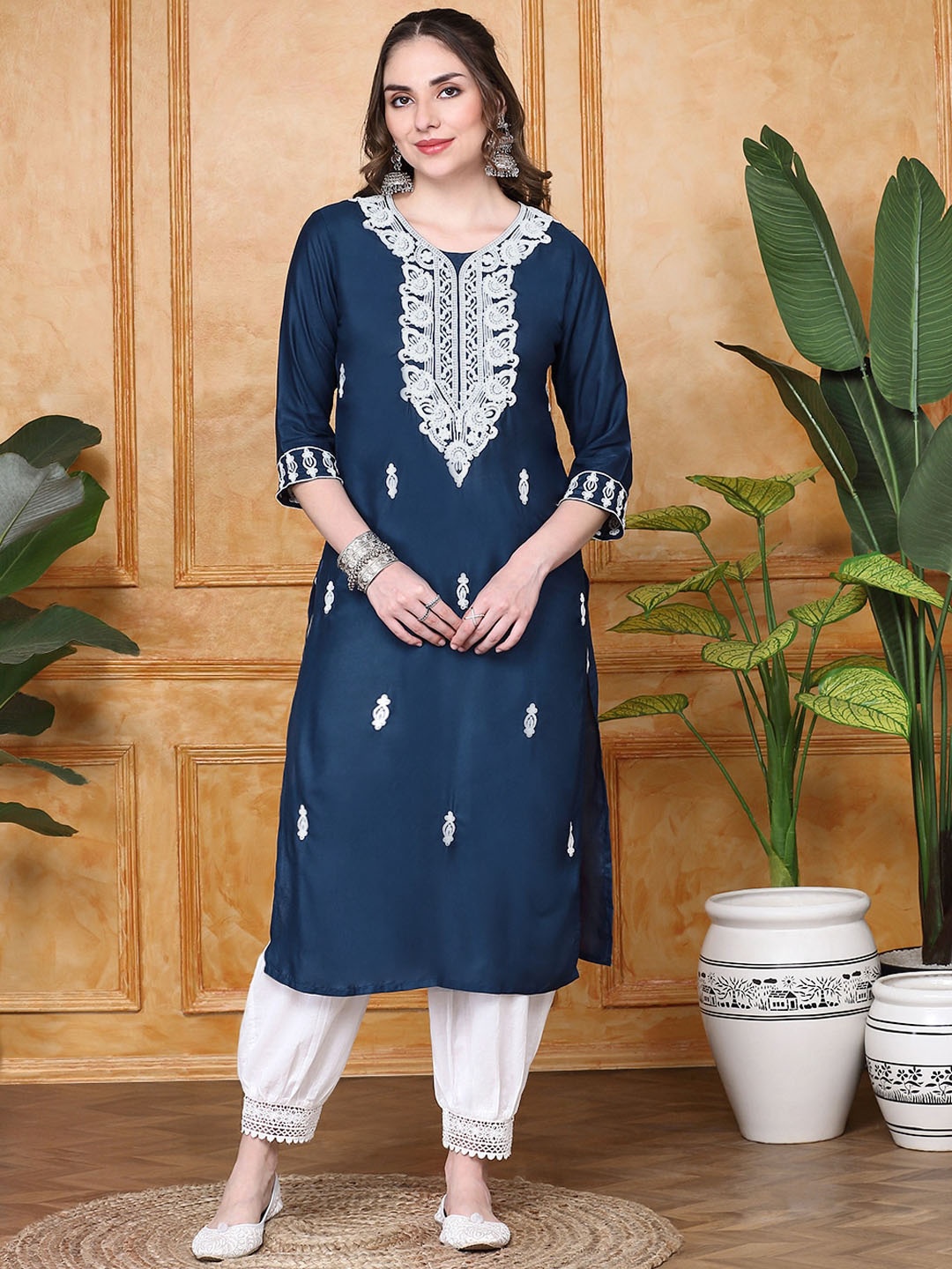 

Ishin Ethnic Motifs Embroidered Thread Work Straight Kurta, Teal