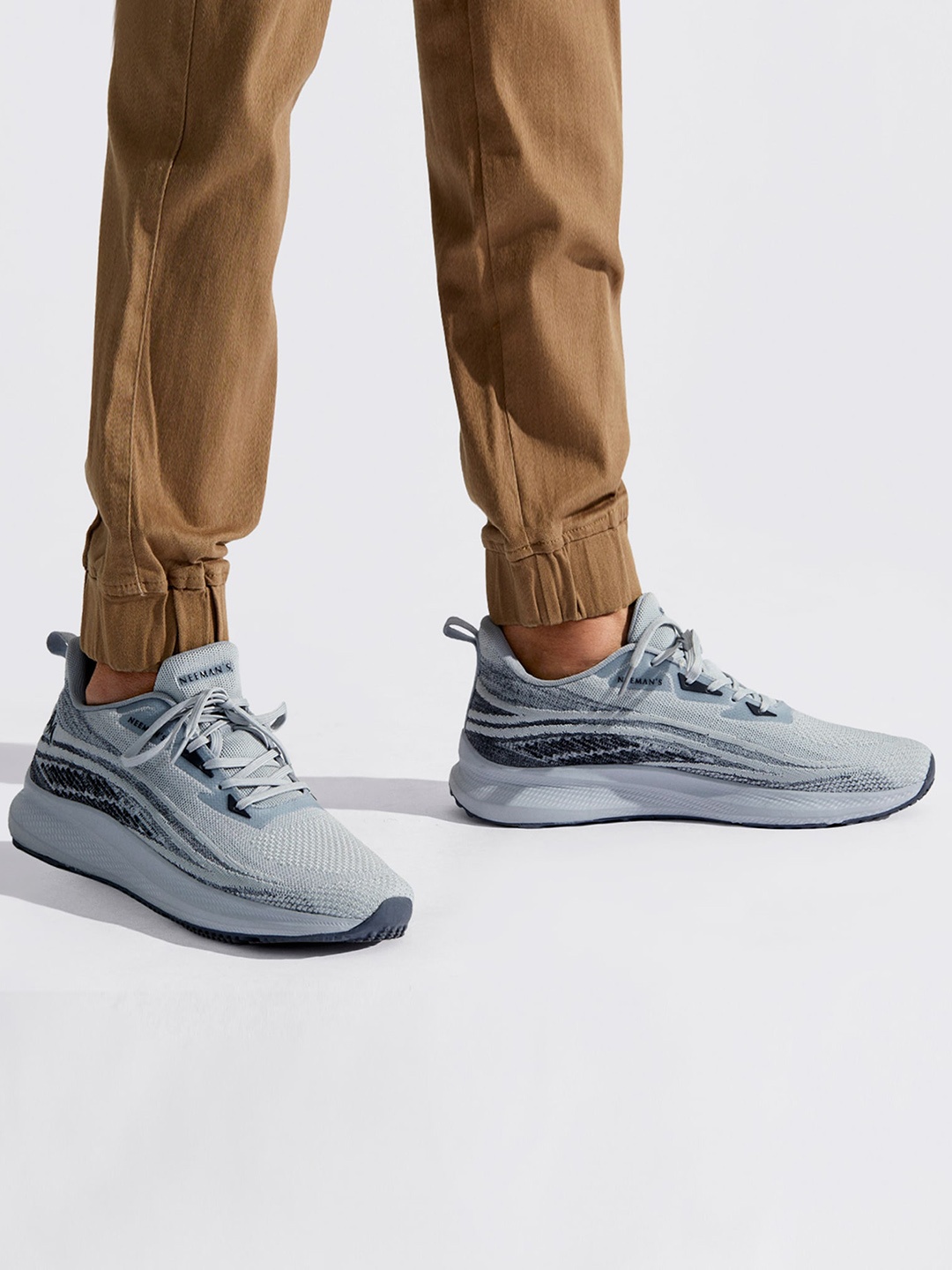 

NEEMANS Unisex Textured Lightweight Sneakers, Grey