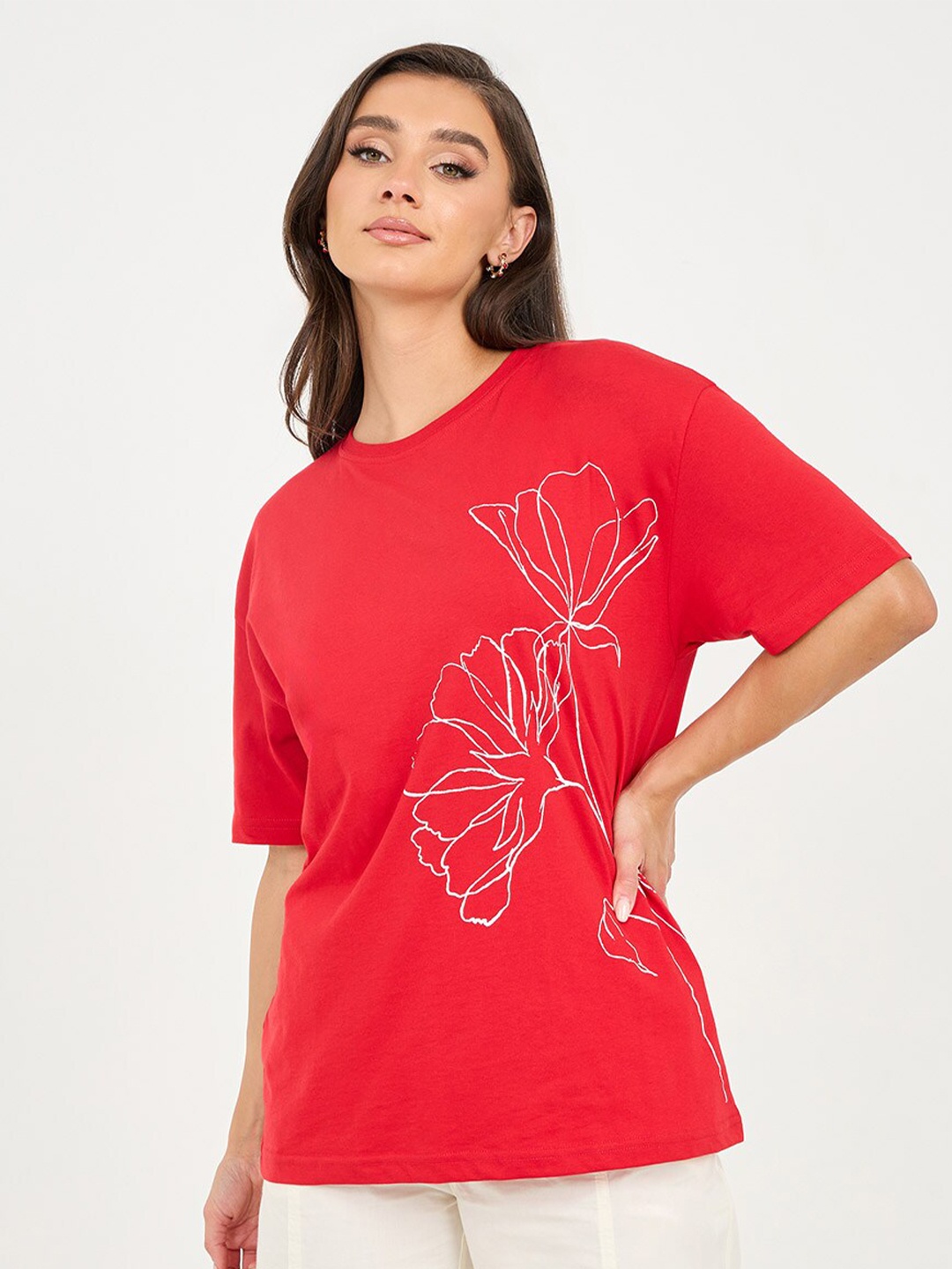 

Styli Red Graphic Printed Cotton T-shirt