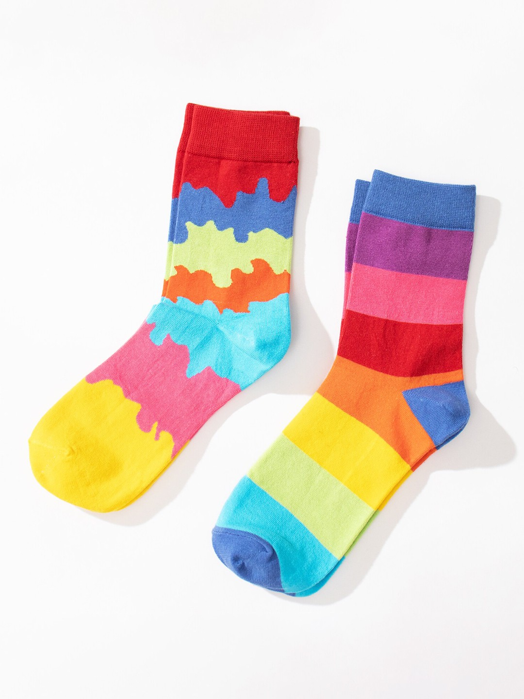 

Thela Gaadi Unisex Pack Of 2 Rainbow Patterned Calf Length Socks, Red