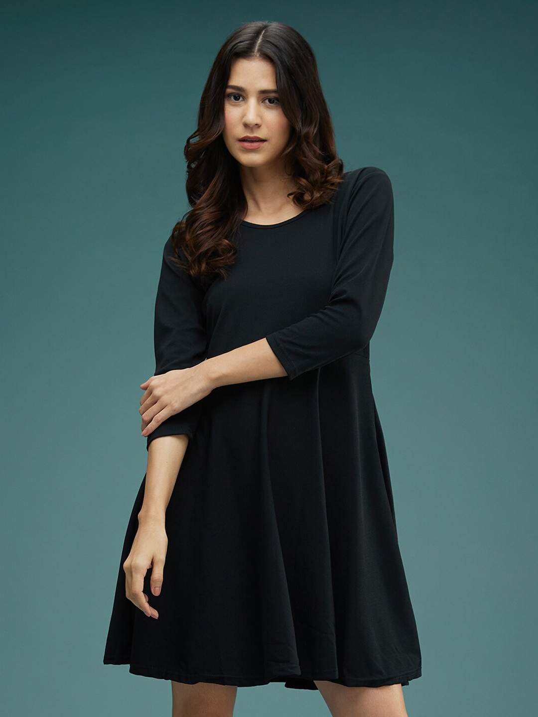 

DressBerry Black Round Neck Pleated Fit & Flare Dress