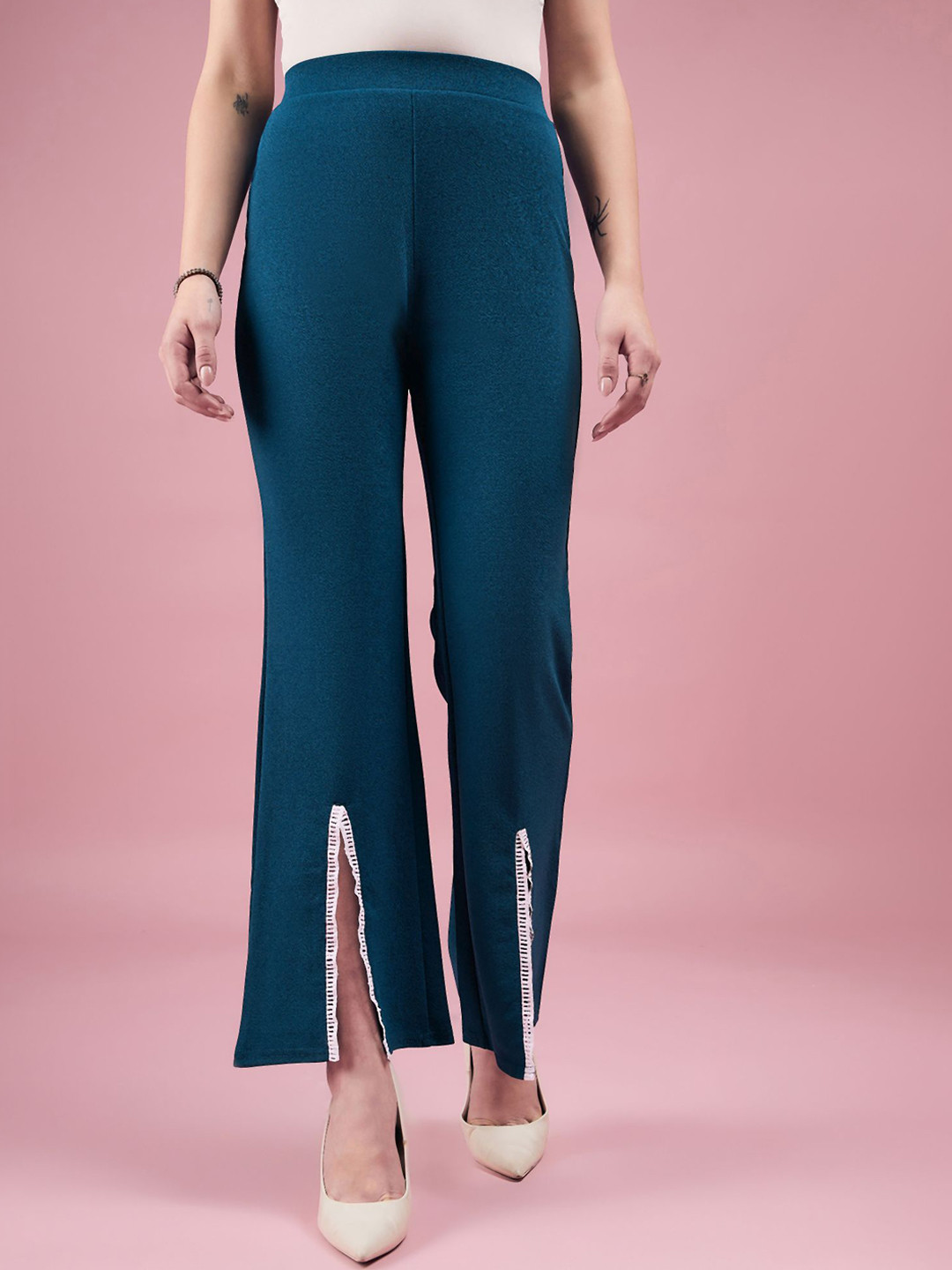 

DressBerry Green Women Relaxed Straight Fit High-Rise Easy Wash Bootcut Trousers