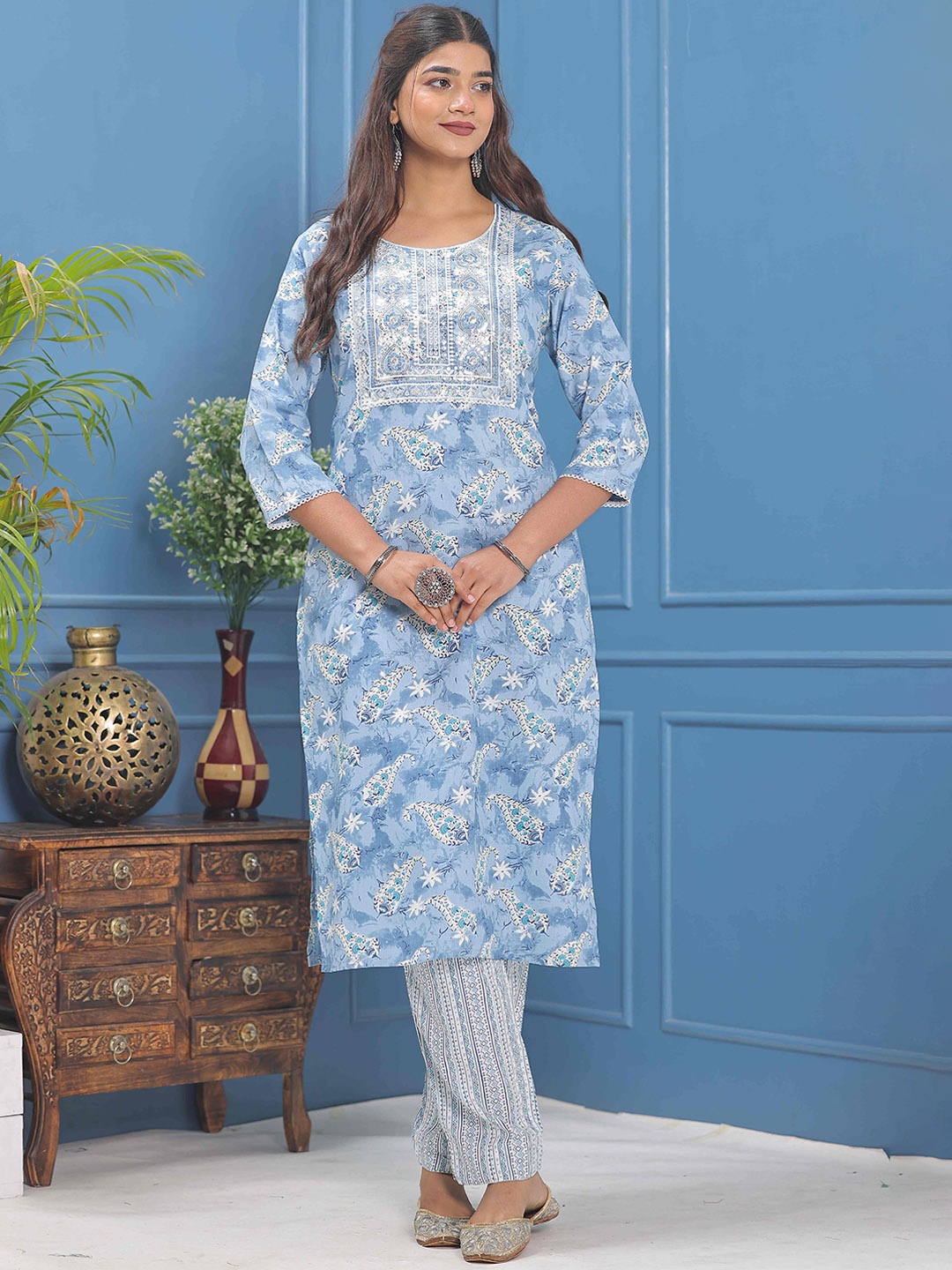 

KALINI Women Floral Printed Kurta with Trousers, Turquoise blue