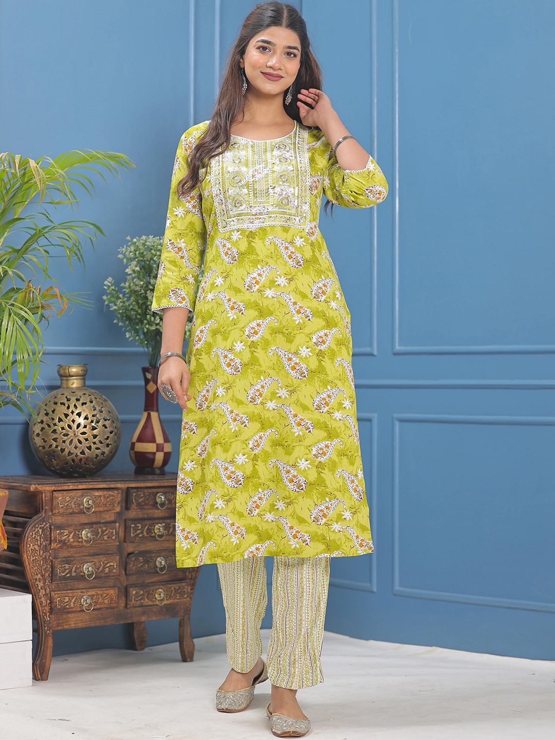 

KALINI Women Floral Printed Regular Kurta with Trousers, Yellow