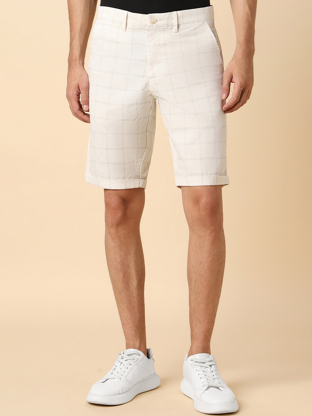 

Allen Solly Men Checked Slim Fit Pure Cotton Shorts, Cream