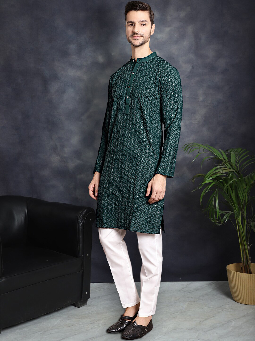 

Anouk Men Embroidered Regular Sequinned Kurta with Pyjamas, Olive