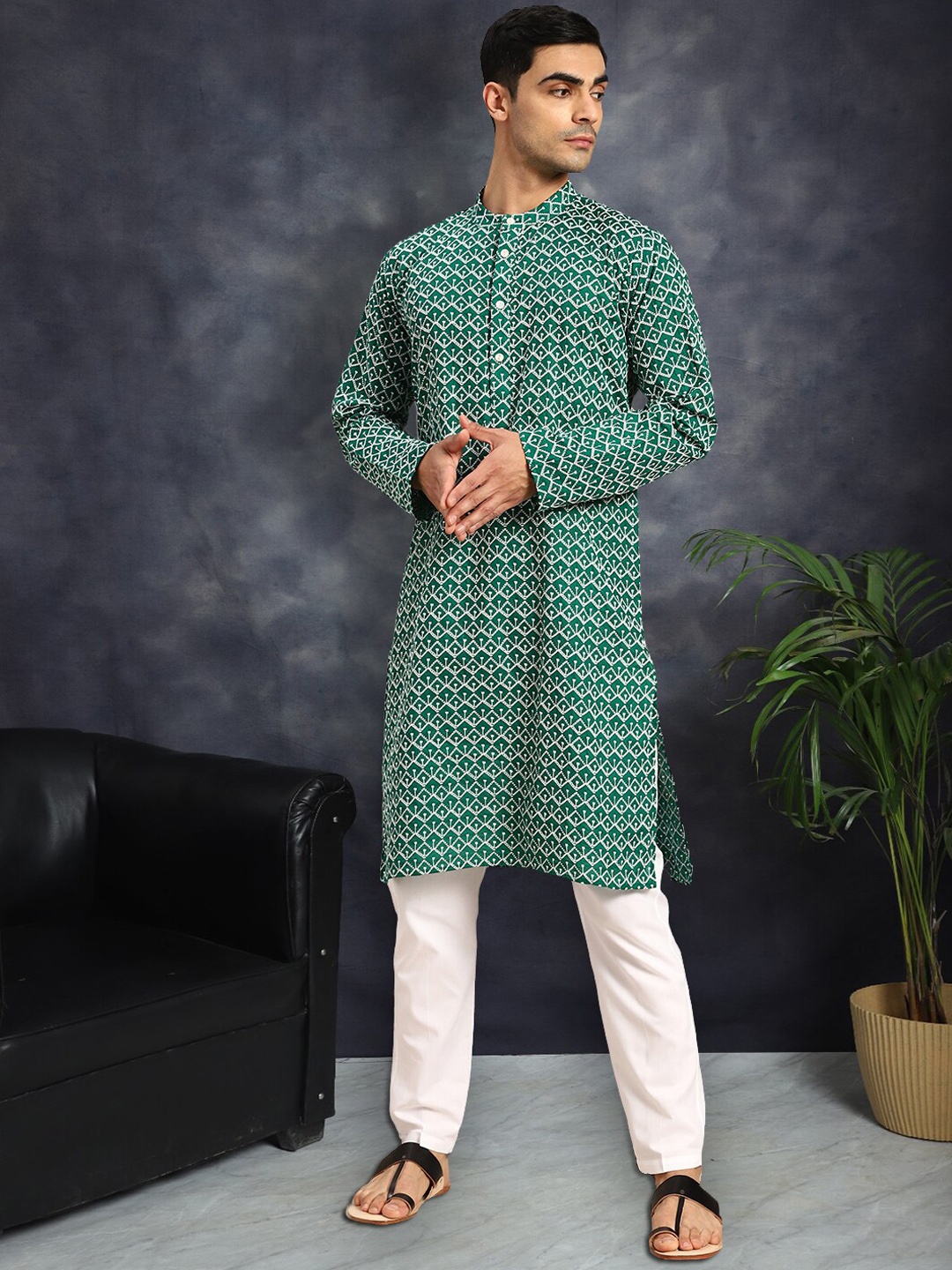 

Anouk Men Embroidered Regular Chikankari Kurta with Pyjamas, Green