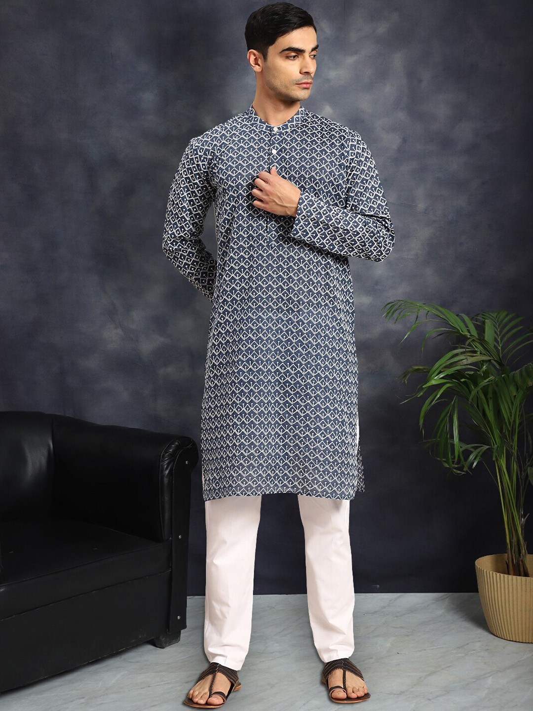 

Anouk Men Embroidered Regular Chikankari Kurta with Pyjamas, Blue
