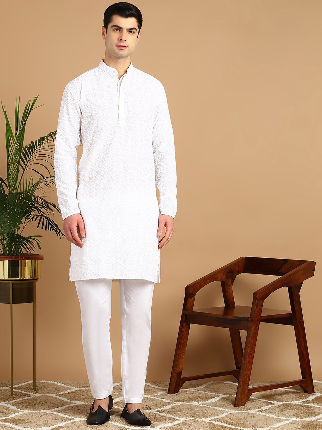 

FUBAR Men Ethnic Motifs Embroidered Regular Kurta with Pyjamas, White