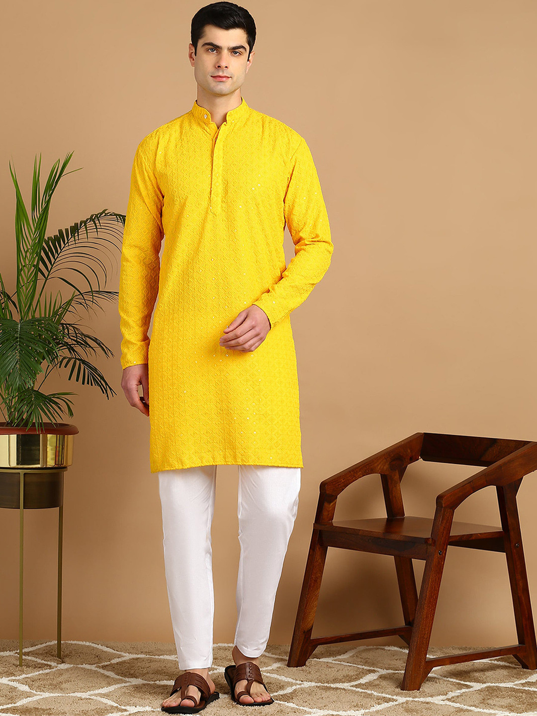

FUBAR Men Ethnic Motifs Embroidered Regular Kurta with Pyjamas, Yellow