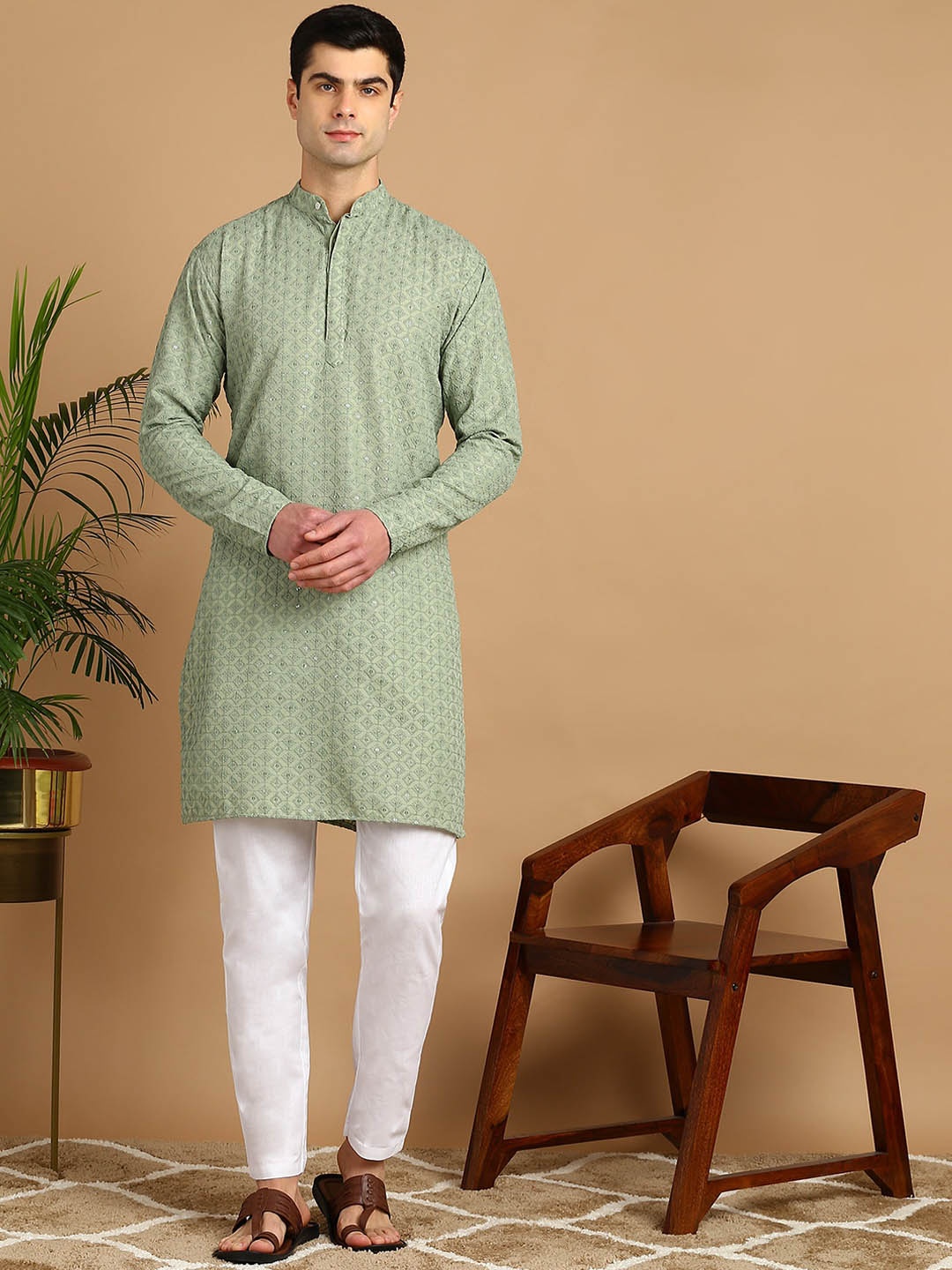 

FUBAR Men Ethnic Motifs Embroidered Regular Sequinned Kurta with Pyjamas, Green