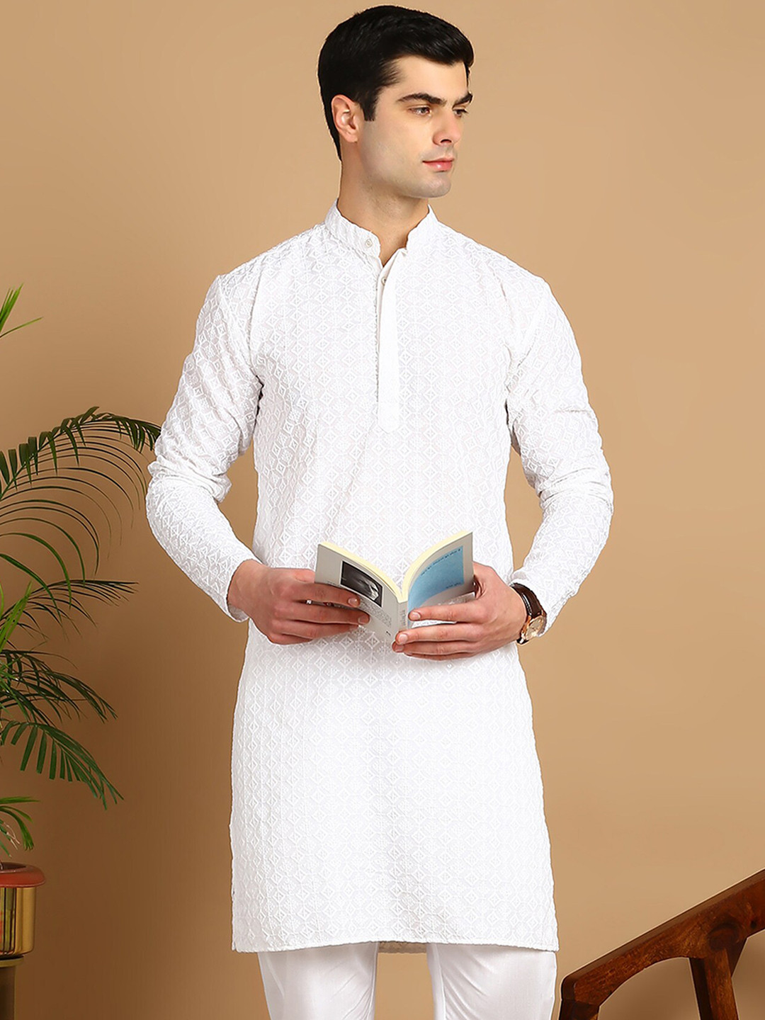 

FUBAR Geometric Embroidered Thread Work Kurta, White