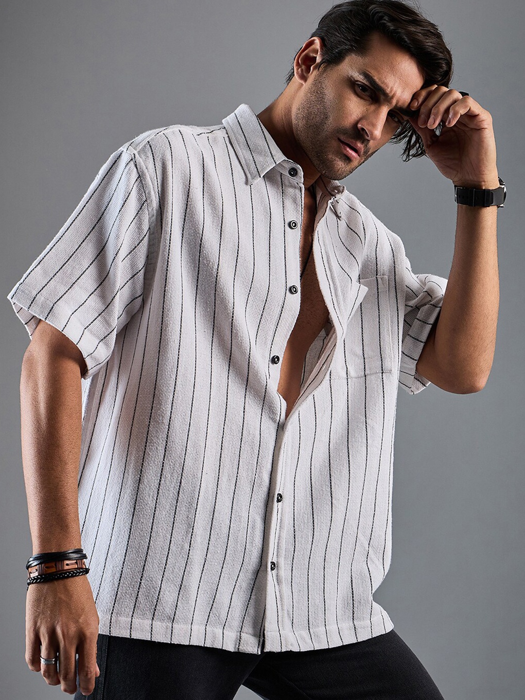 

CHIMPAAANZEE Striped Drop Shoulder Sleeves Oversized Casual Shirt, White