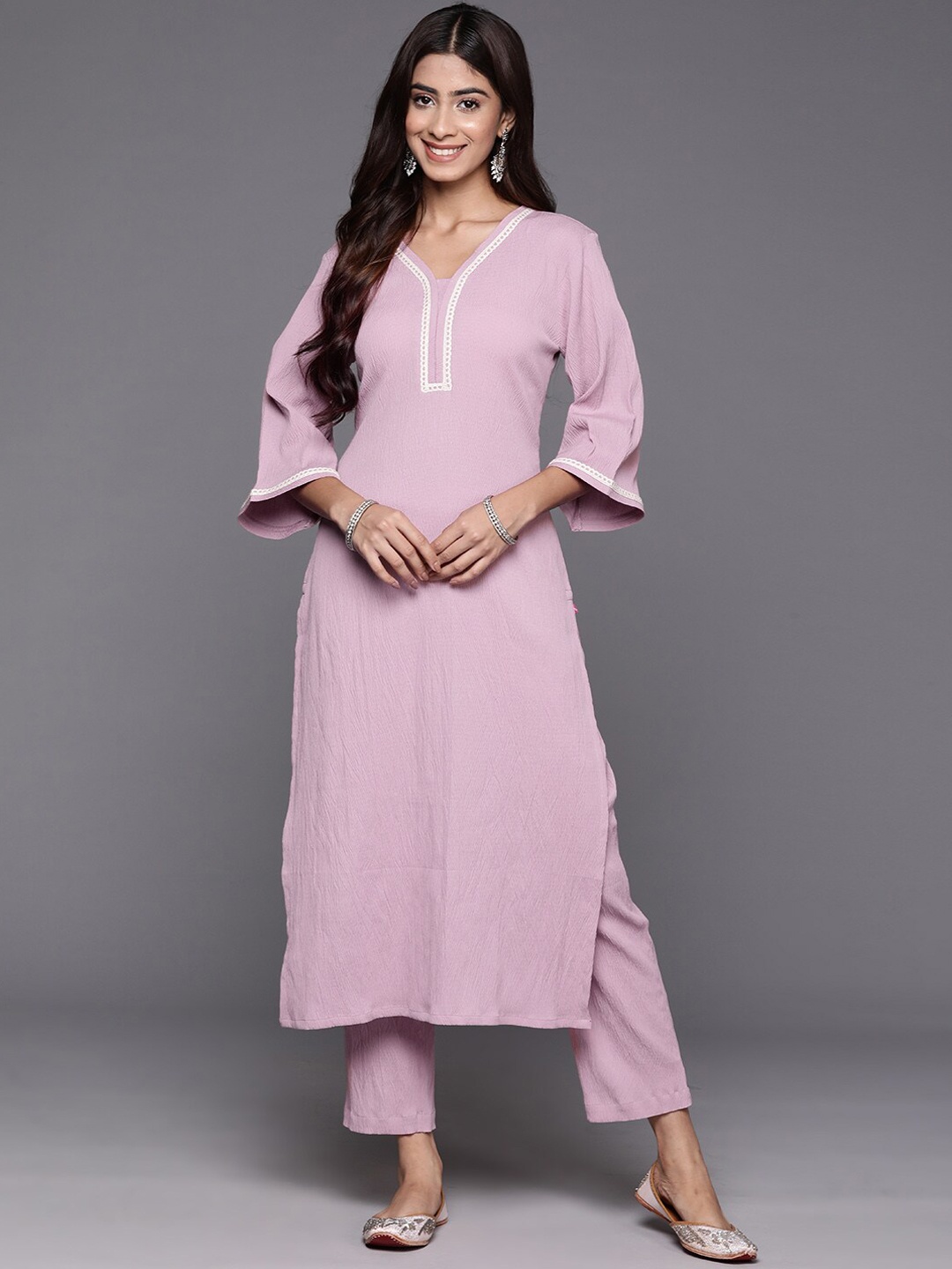 

Varanga Straight Kurta With Trousers Set, Pink