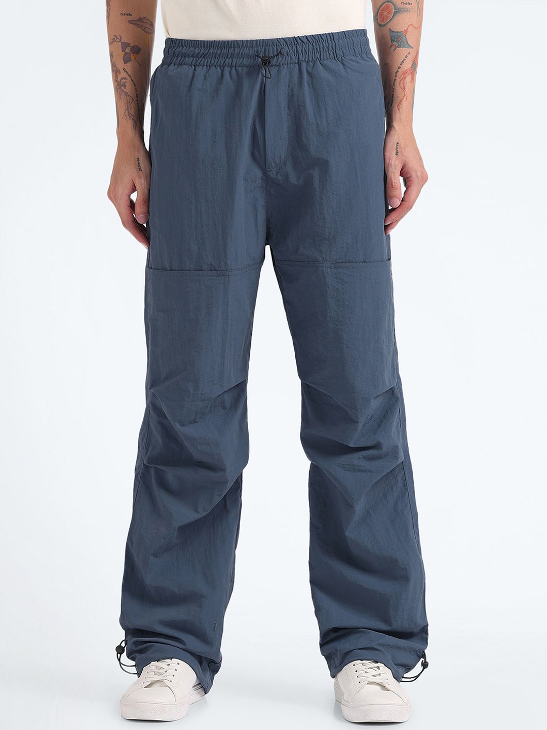 

Flying Machine Men Mid-Rise Loose Fit Cotton Cargos, Blue
