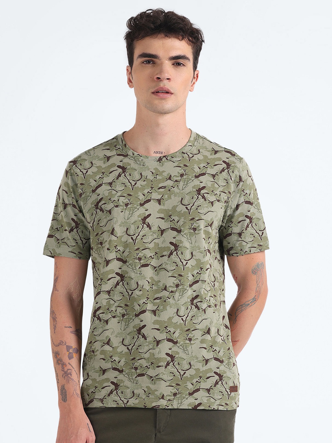 

Flying Machine Floral Printed Round Neck Pure Cotton T-shirt, Green