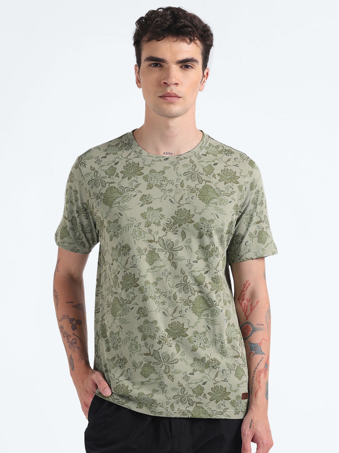 

Flying Machine Floral Printed Round Neck Pure Cotton T-shirt, Green