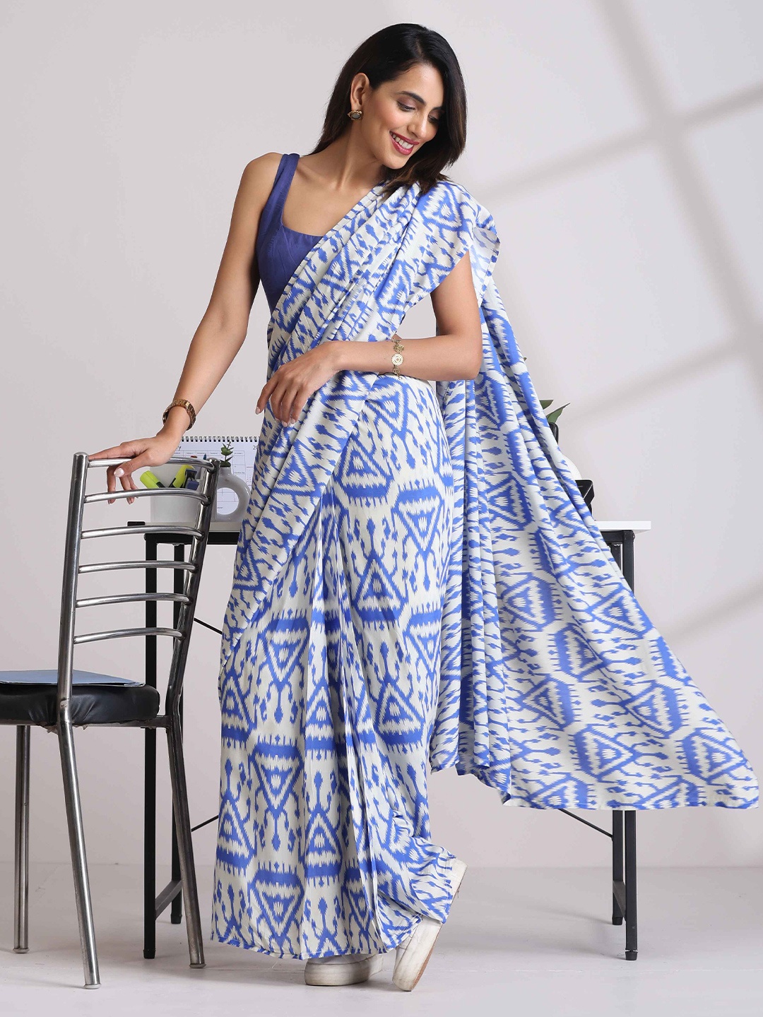 

trueBrowns Ready to Wear Ikat Saree, Blue