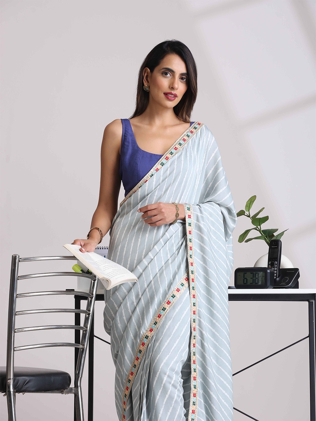 

trueBrowns Round-Neck Saree Blouse, Blue
